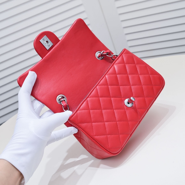 シャネルバッグ角部分ディテール